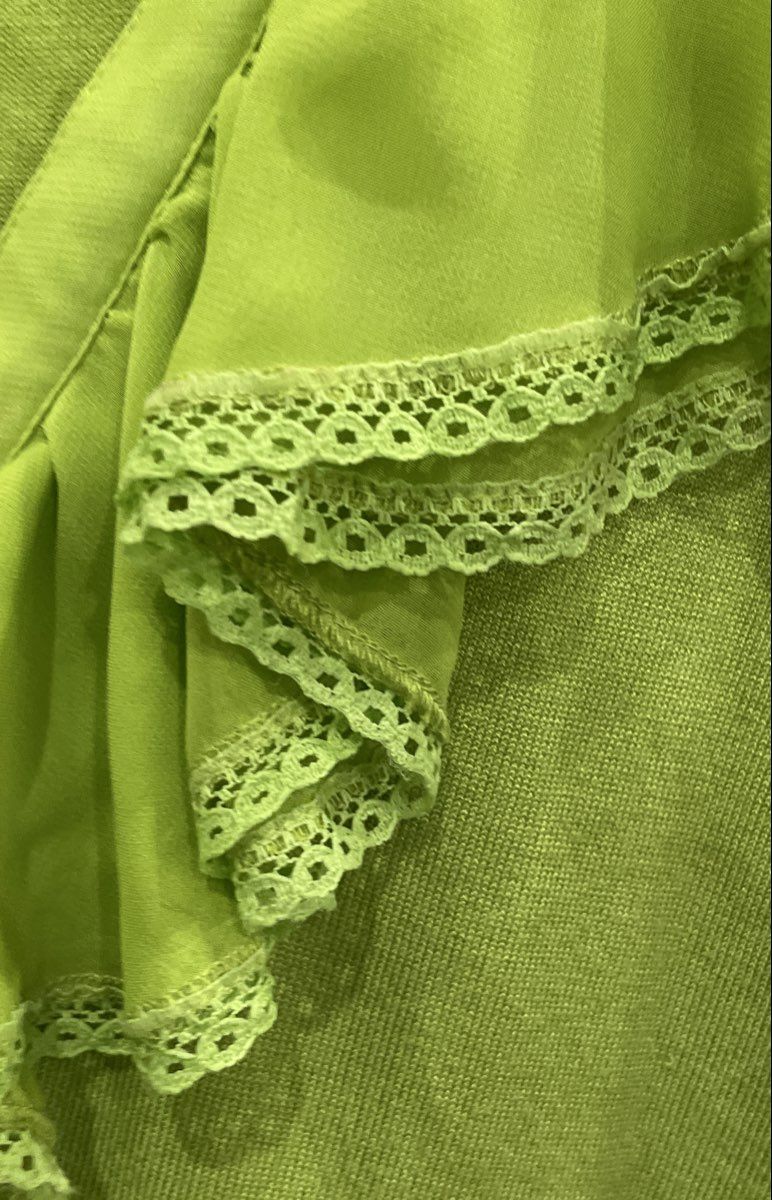 Ashley Stewart Women's Lime Green Ruffle Lace Trim Sleeveless Knit Top Sz 14/16
