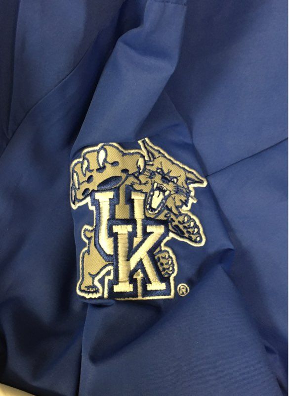Colosseum Athletics Men's Kentucky Wildcats Blue V-Neck Pullover Windbreaker L