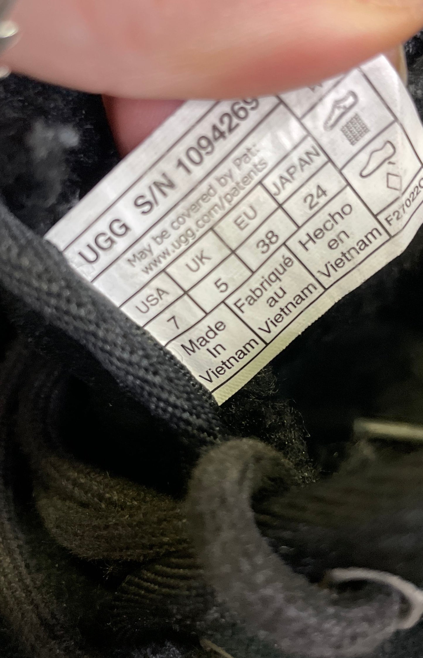UGG Neumel Black Suede Sheepskin Lined Chukka Boots Women's Size 7