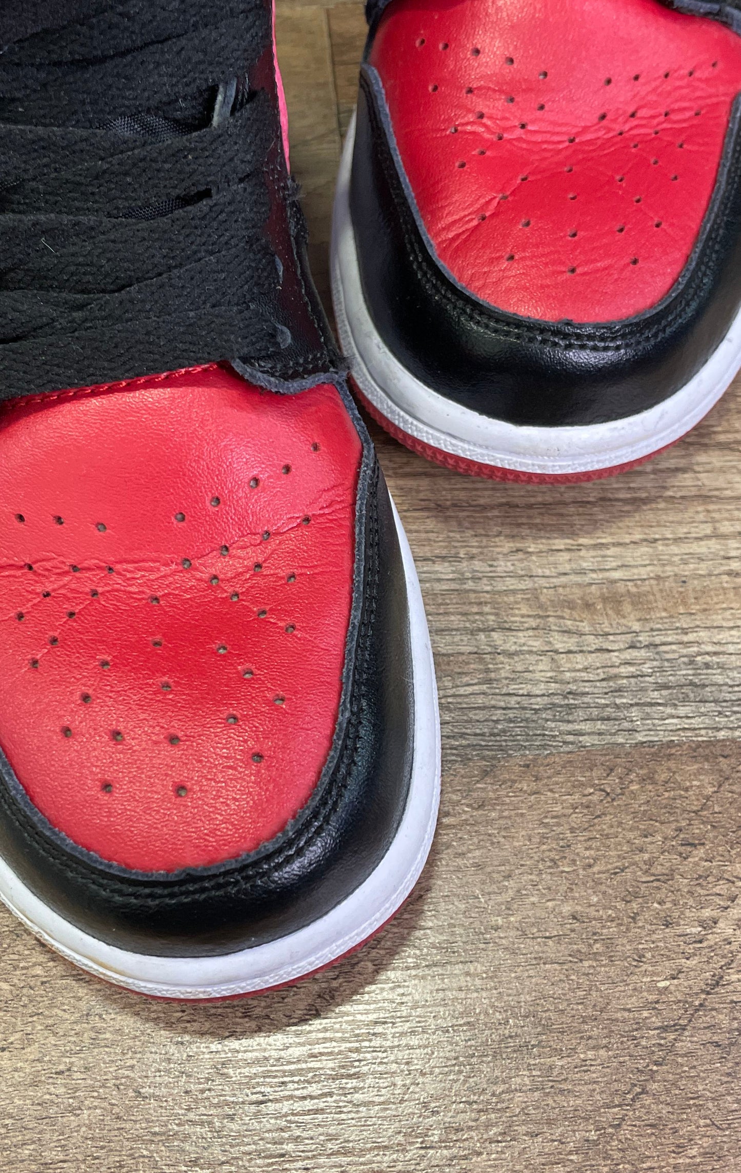 Nike Air Jordan 1 Retro High OG Bred Black Red High Top Sneakers Size 7