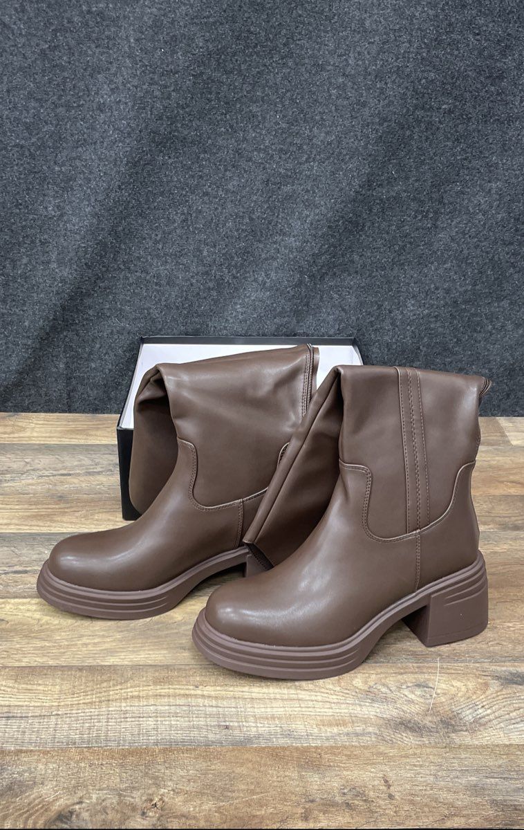 Retro Rise Brown Faux Leather Knee High Platform Boots Women's Size 9 DS