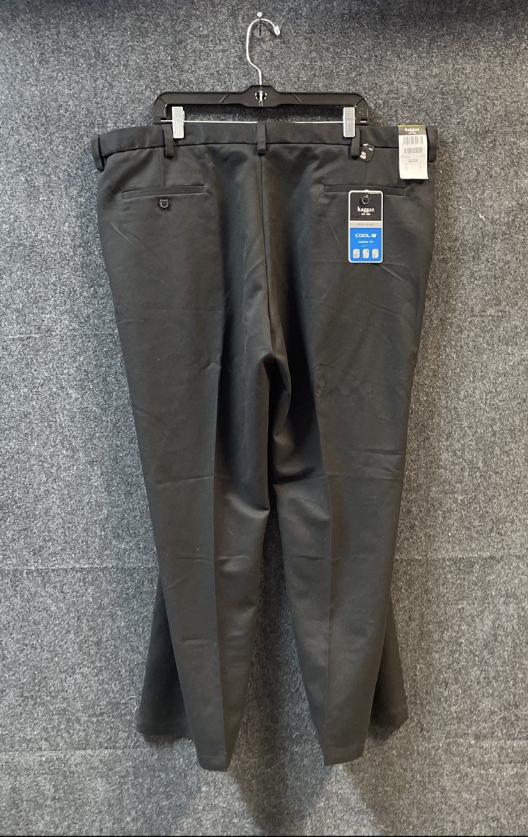 Haggar Men's Black Cool 18 Classic Fit Flat Front Flex Waist Pants 44x30 NWT