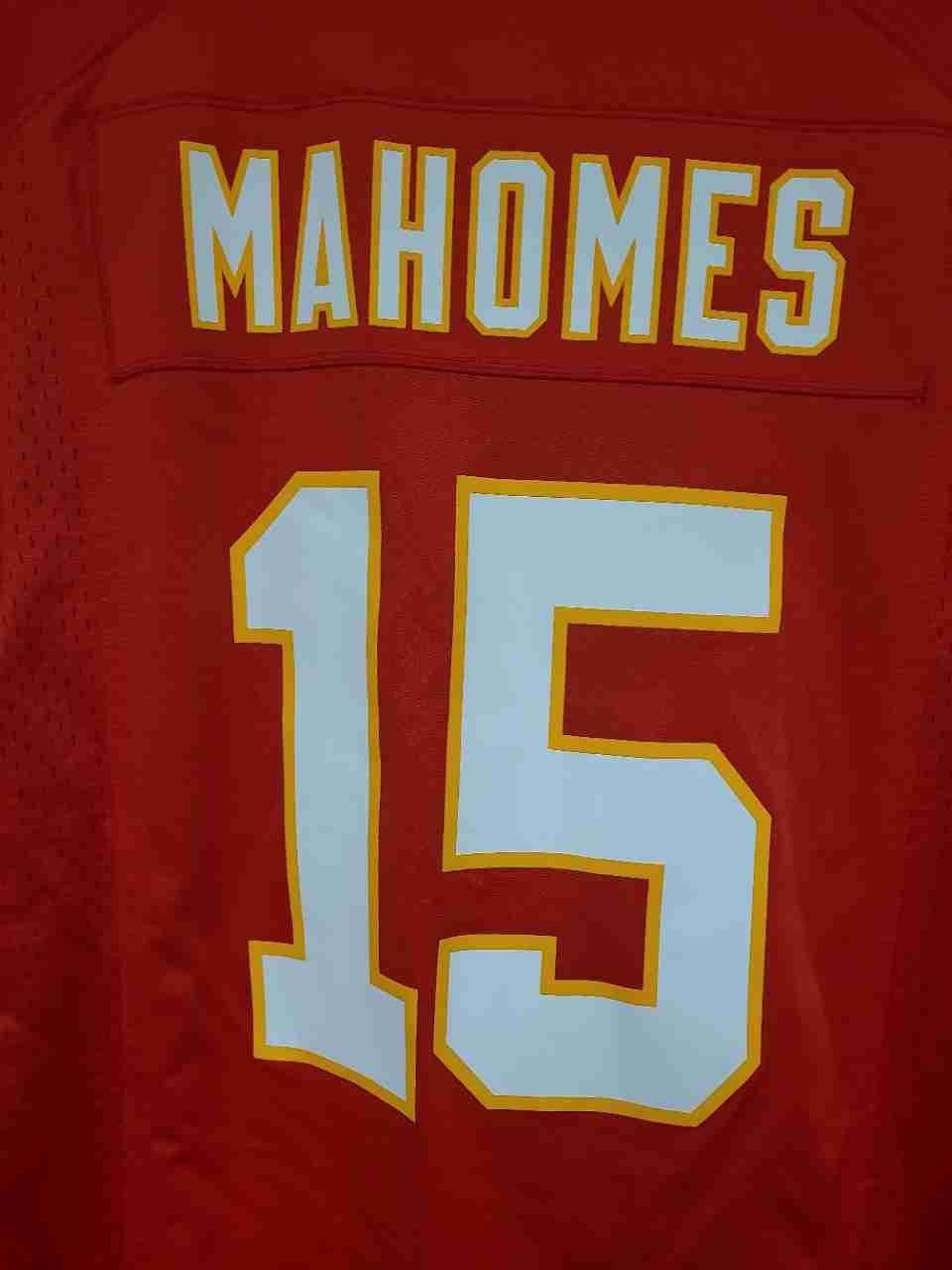 Nike Men's Kansas City Chiefs Patrick Mahomes 15 Red Football Jersey Size S