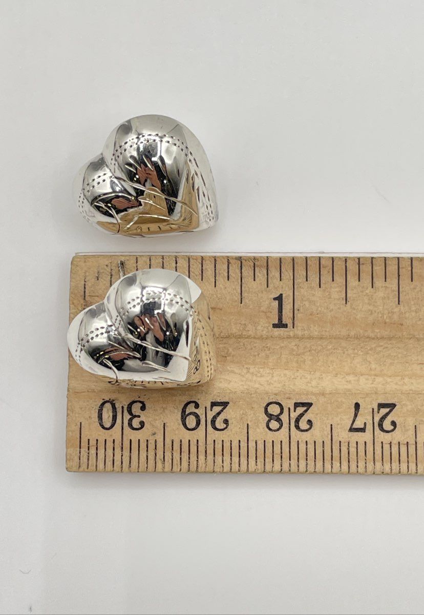 925 Sterling Silver Etched Filigree Puffy Heart Stud Earrings 3.1g