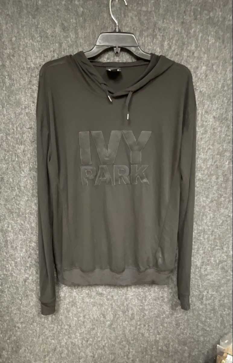 Ivy Park Women's Black Embossed Logo Lightweight Hoodie Sz M