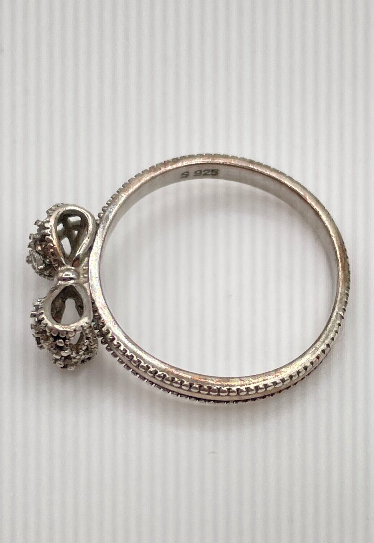 925 Sterling Silver CZ Accent Bow Ribbon Ring 2.1g *Missing Stones*