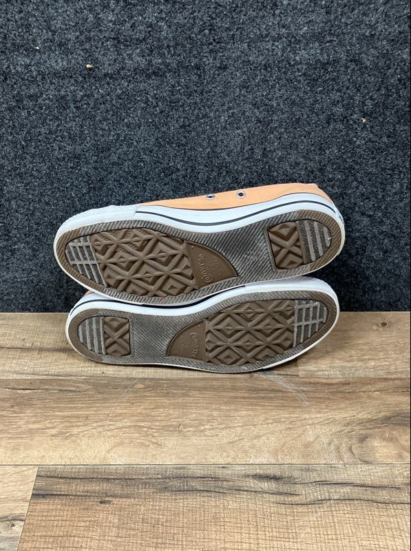Converse Chuck Taylor All Star Low Top Peach Orange Sneakers Women's 8 Men's 6