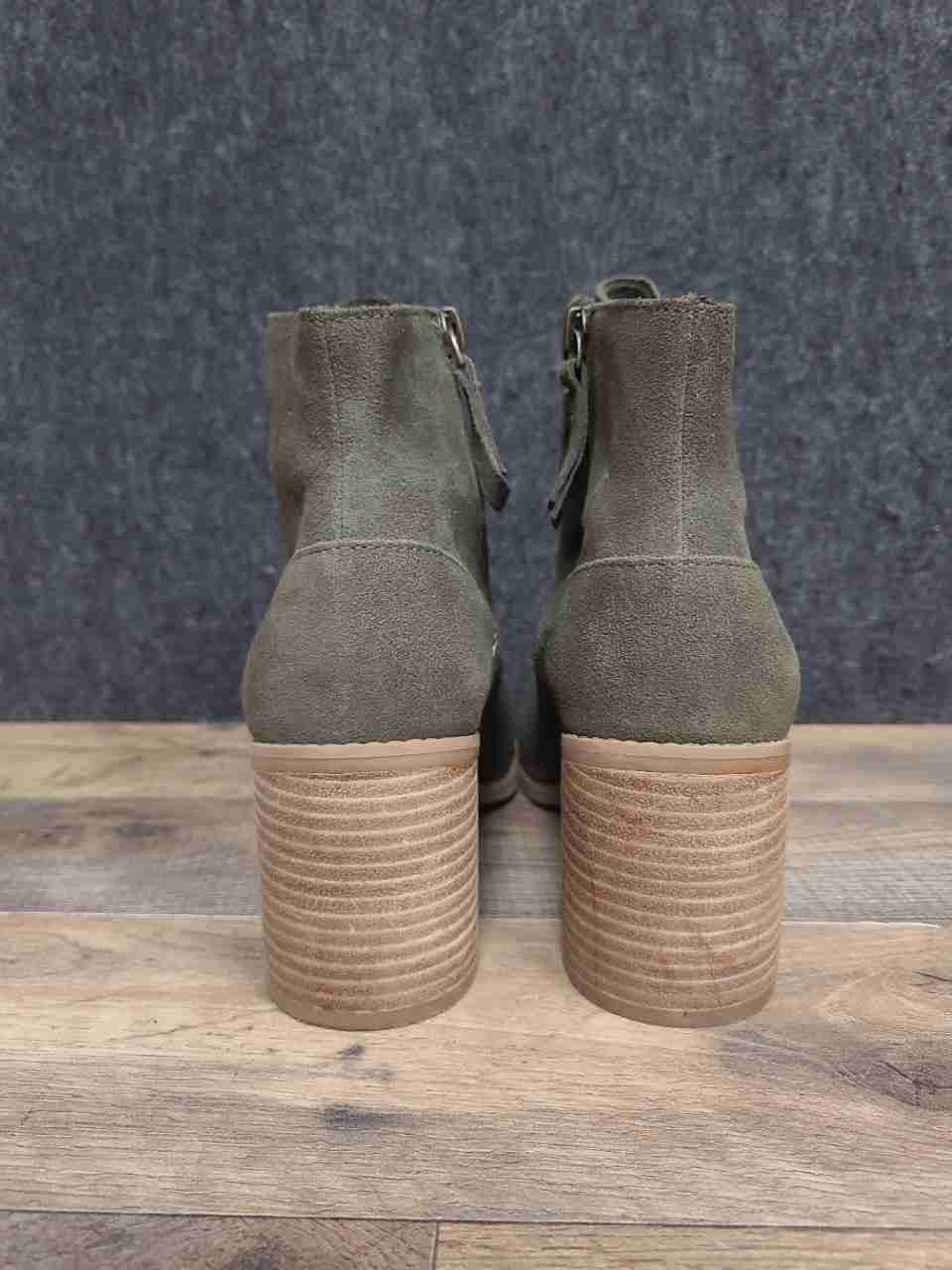 Toms Esme Olive Green Suede Lace Up Ankle Boots Block Heel Size 10