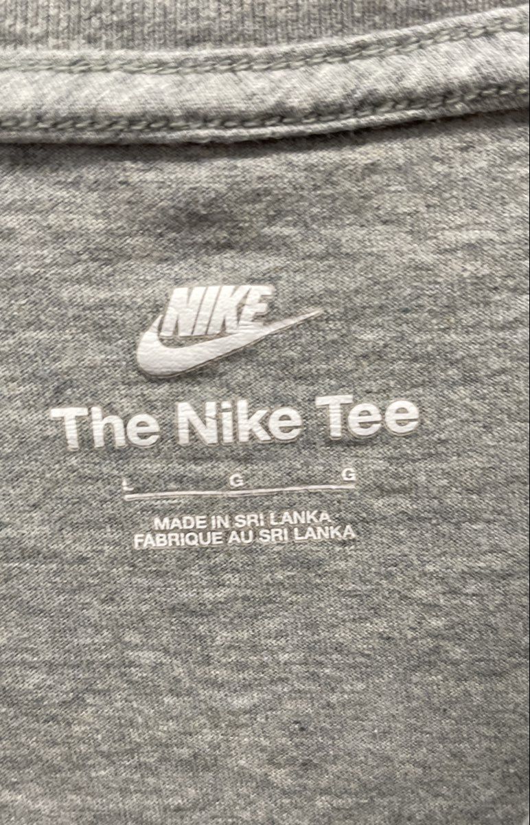 Nike Men's Heather Gray Embroidered Swoosh Logo T-Shirt Sz L
