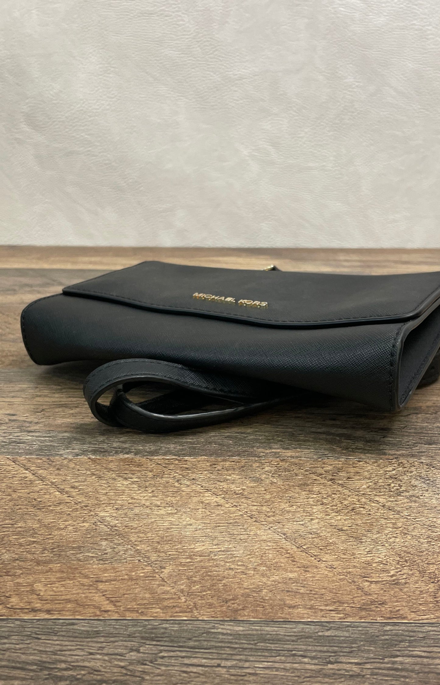 Michael Kors Black Saffiano Leather Jet Set Travel Crossbody Bag Gold Hardware