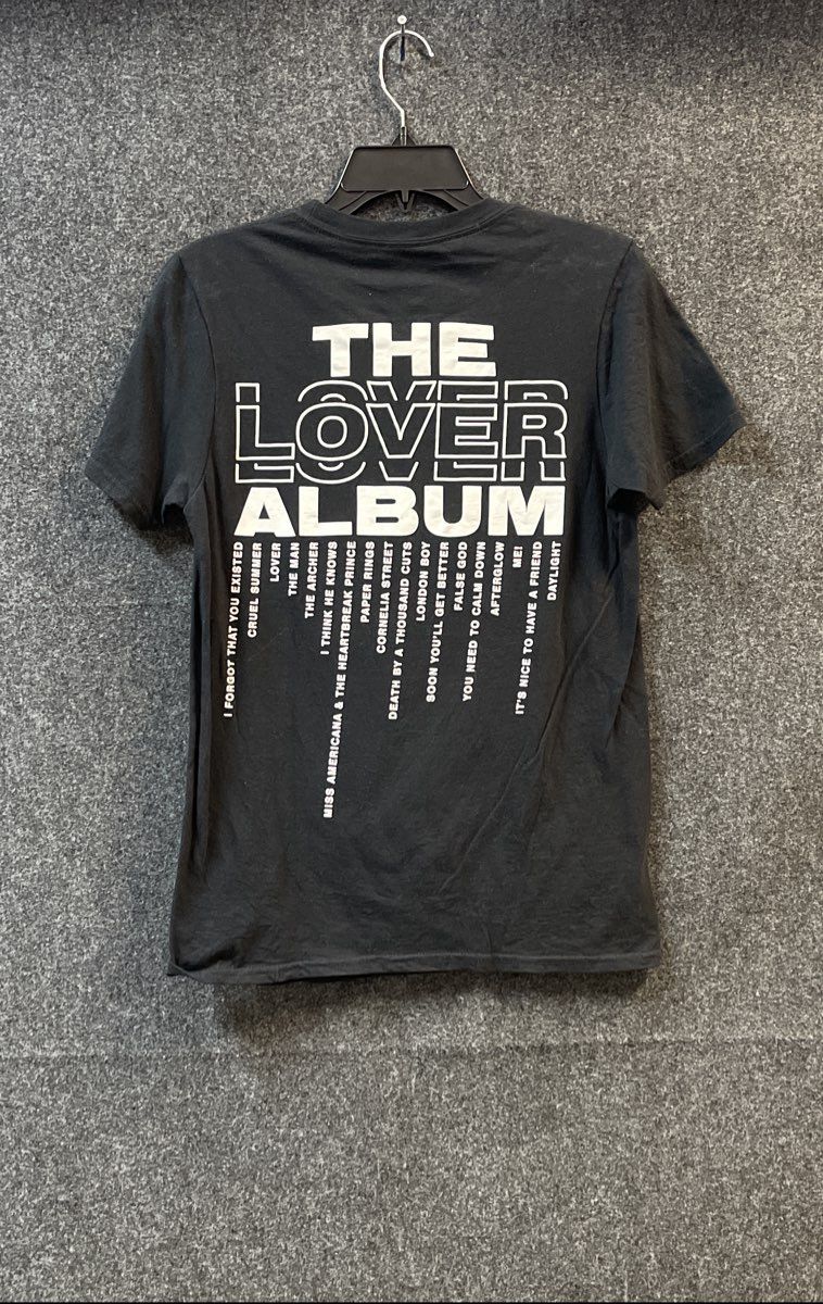 Taylor Swift Women's The Lover Album Black Graphic T-Shirt Tracklist Sz Small