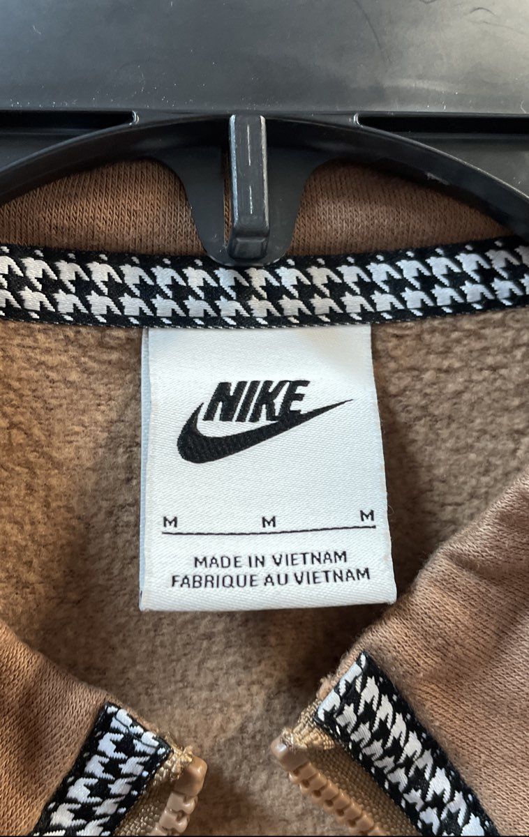Nike Women's Icon Clash Houndstooth Swoosh 1/4 Zip Sweatshirt Tan Size M
