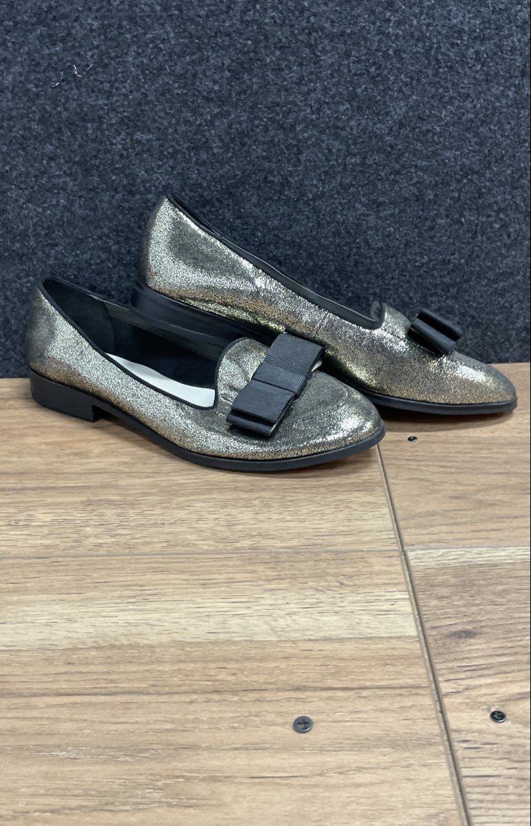 Anne Klein Dakoram Metallic Gold Black Bow Loafer Flats Women's Size 10