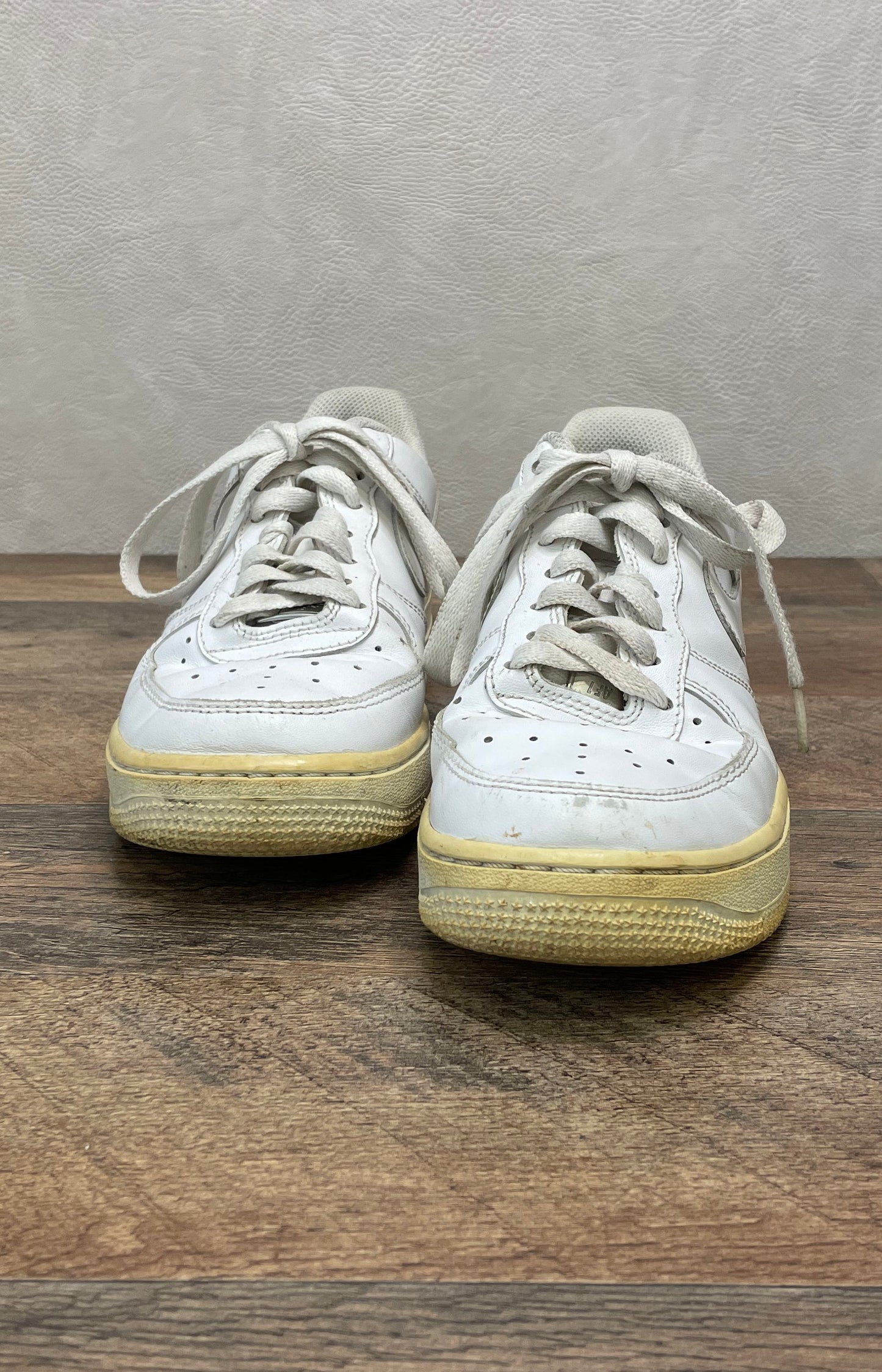 Nike Air Force 1 Low GS Triple White Leather Sneakers Size 7Y 315115-112