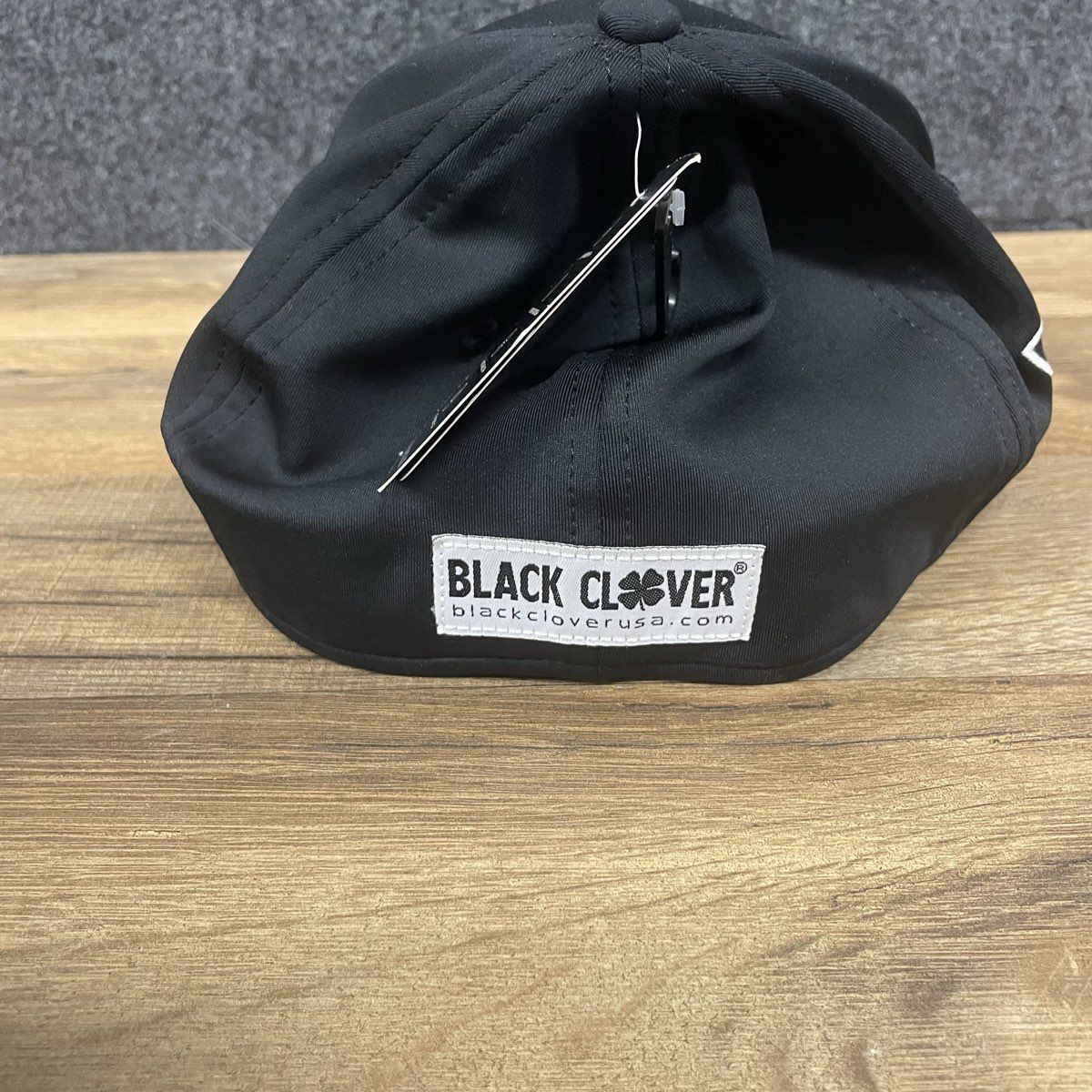 Black Clover Men's Baseball Cap Hat Black Live Lucky Clover Logo NWT Sz S/M
