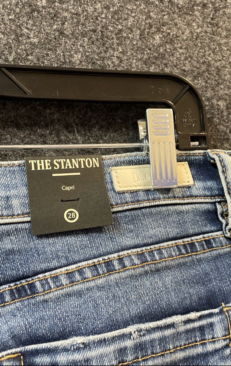 [BLANKNYC] Women's The Stanton Capri Blue Distressed Frayed Hem Jeans Sz 28 NWT