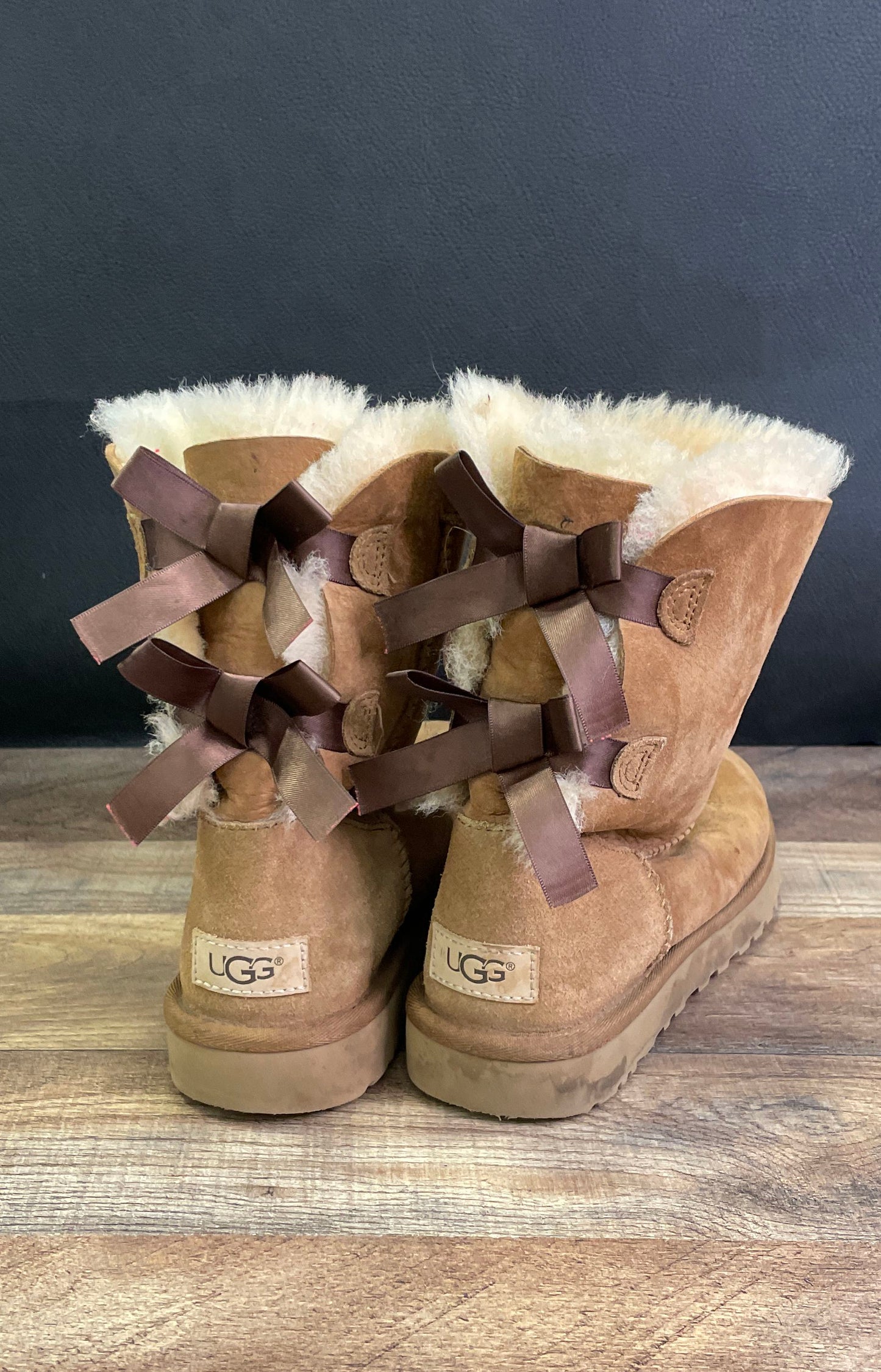 UGG Bailey Bow II Chestnut Sheepskin Suede Boots Women's Size 6