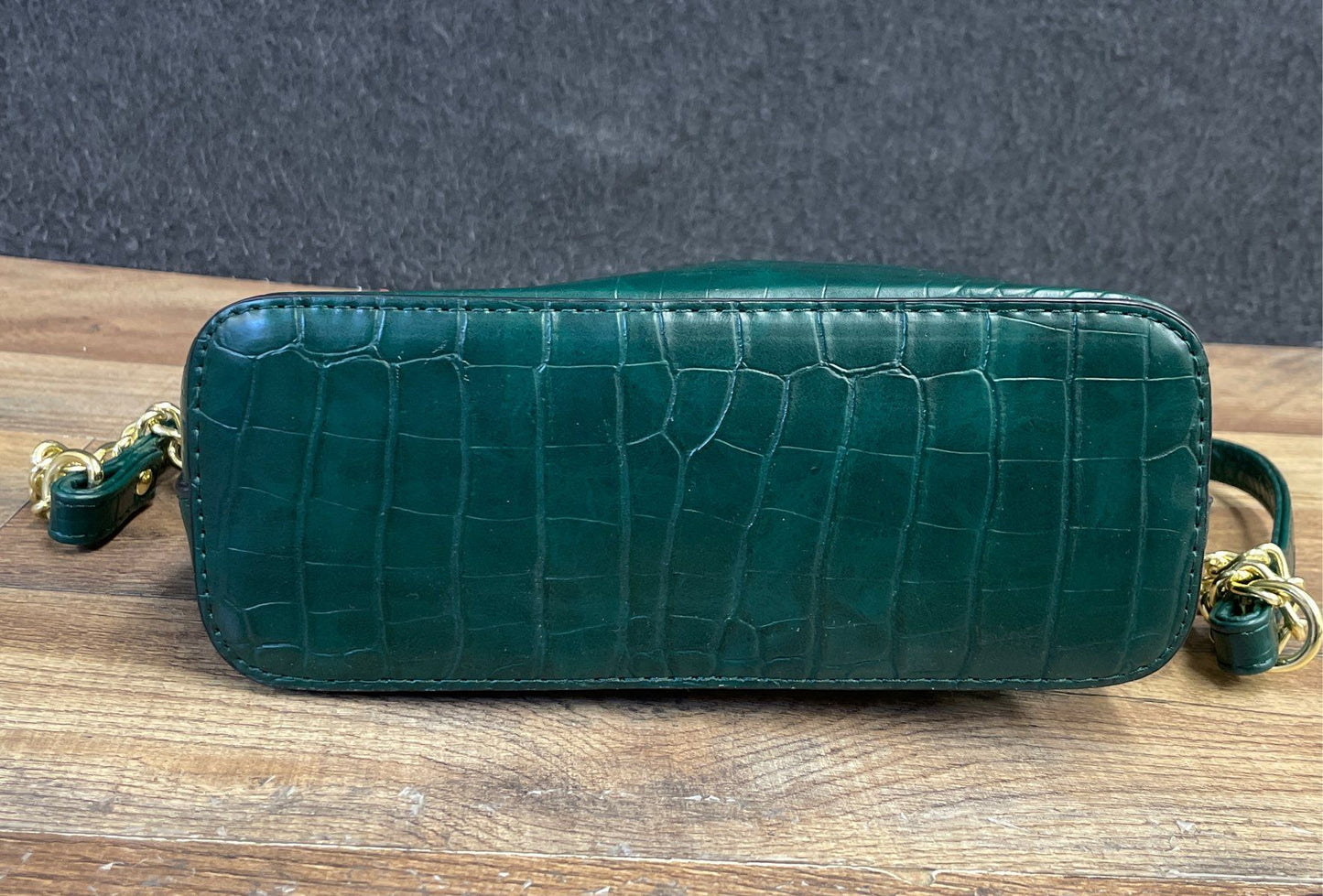 Steve Madden Green Croc Embossed Dome Crossbody Bag Gold Tone Hardware