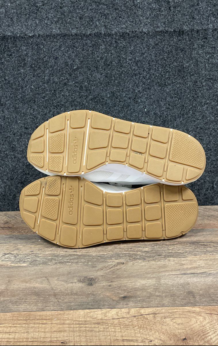 Adidas Swift Run 22 White Gum Men's Sneakers Size 10.5