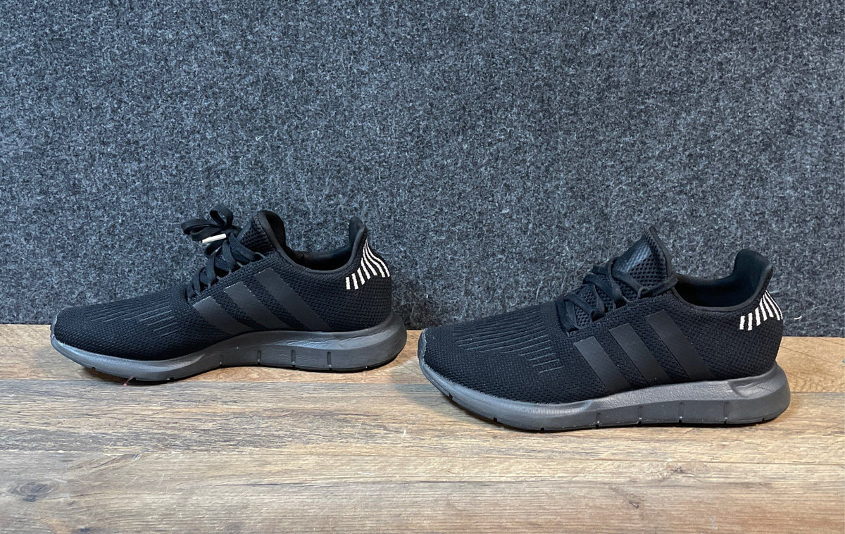 Adidas Swift Run Core Black Knit Running Shoes Women's Size 9