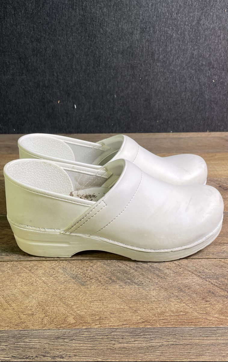 Dansko Professional White Box Leather Women's Clogs Size 41