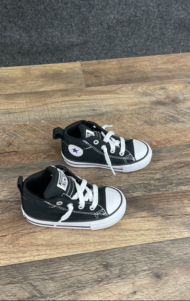 Converse Chuck Taylor All Star Street Mid Black White Toddler NWT Size 6