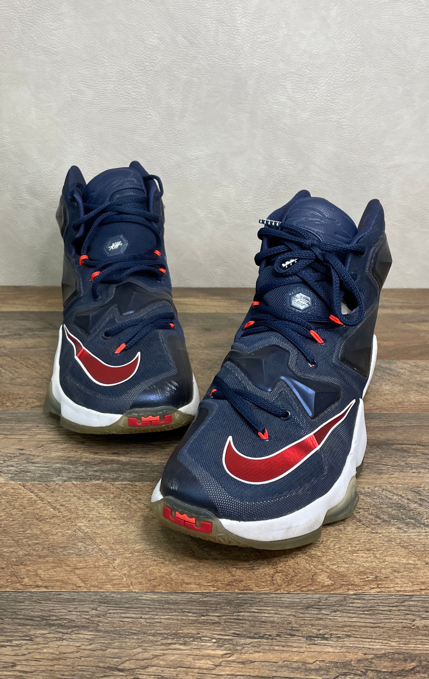 Nike LeBron XIII Midnight Navy University Red White Basketball Shoes Size 11 IOB