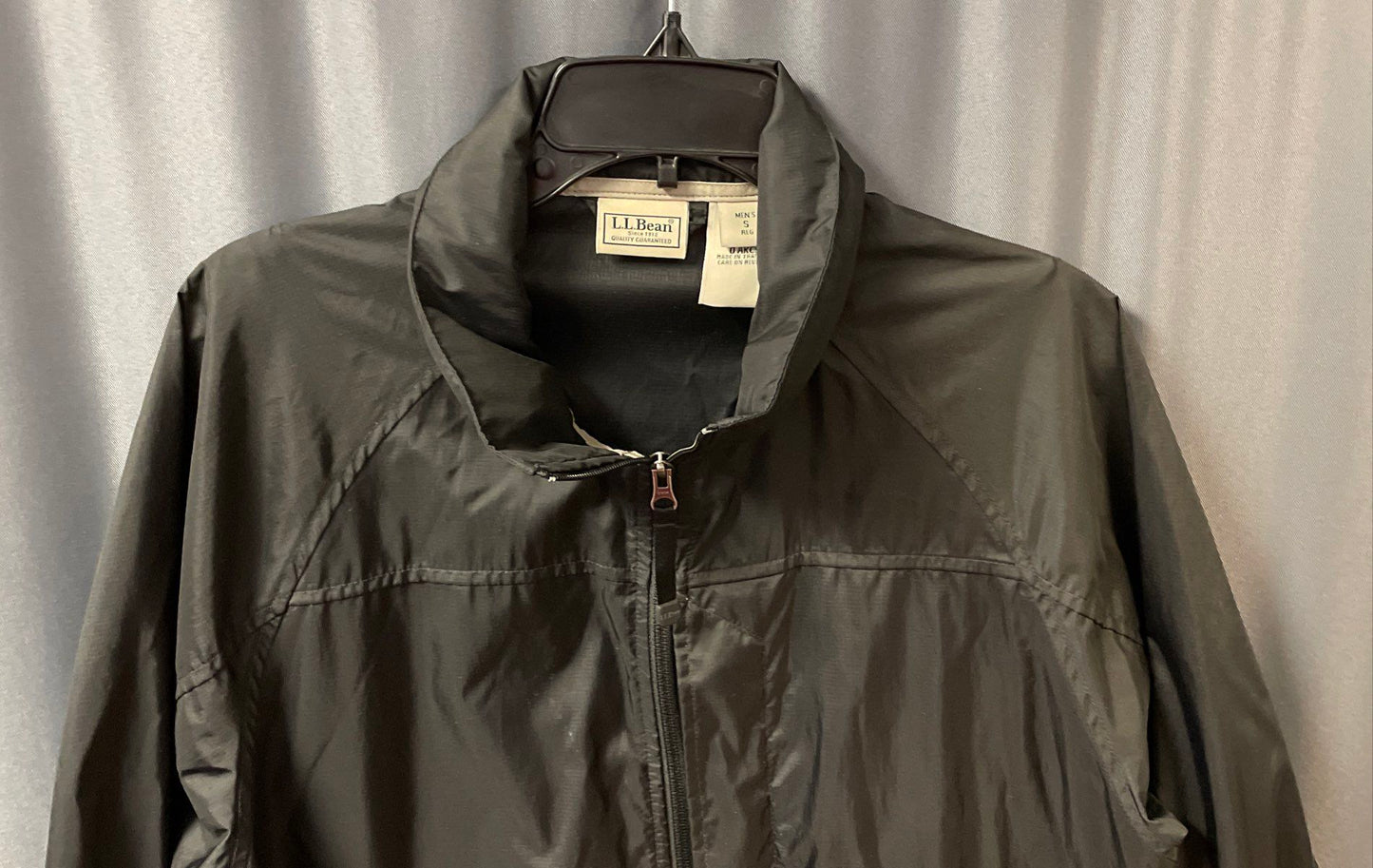 L.L. Bean Men's Black Stowaway Windbreaker Jacket Full Zip Packable Nylon Sz S