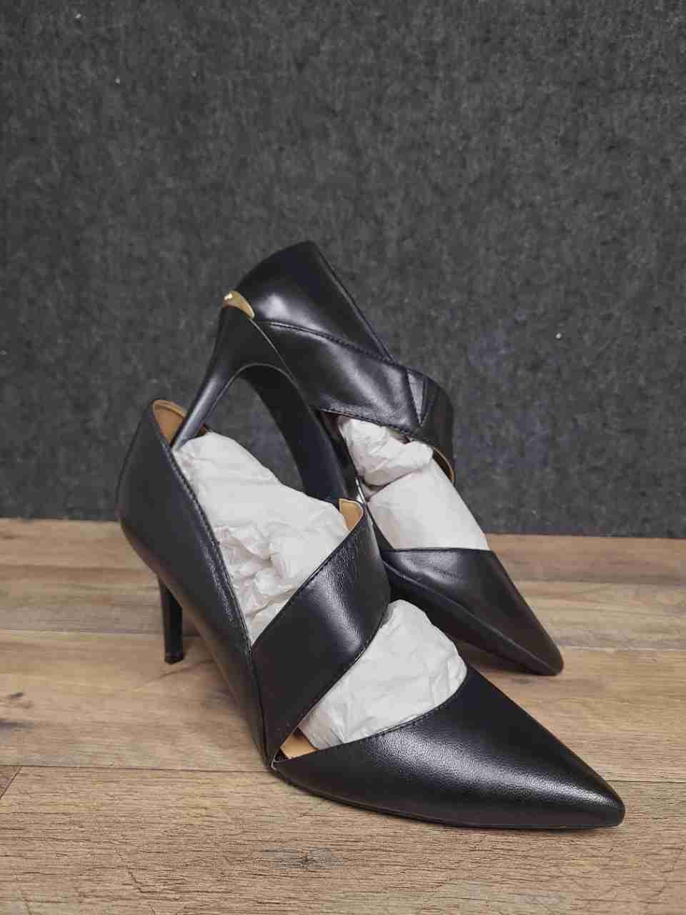 Calvin Klein Ginostra Nappa Black Leather Pointed Toe Pumps Size 9 M