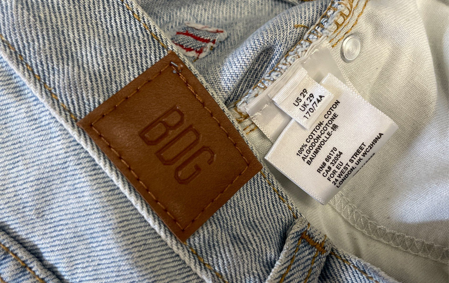 BDG Urban Outfitters Women's High-Rise Cheeky Light Wash Denim Shorts Sz 29