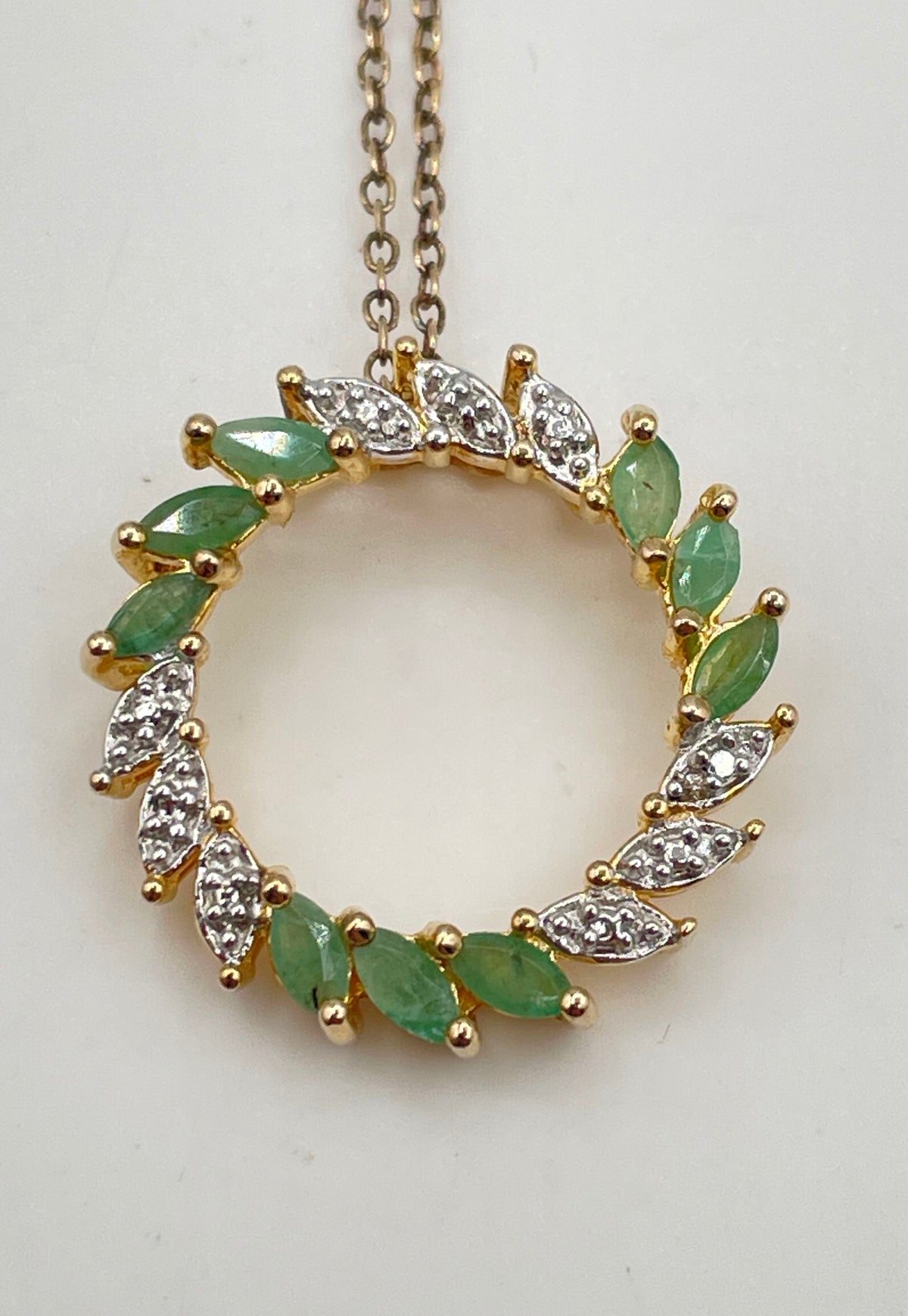 925 Sterling Silver GP Emerald Wreath Pendant W/ Low Grade (84.31) Necklace 3.2g