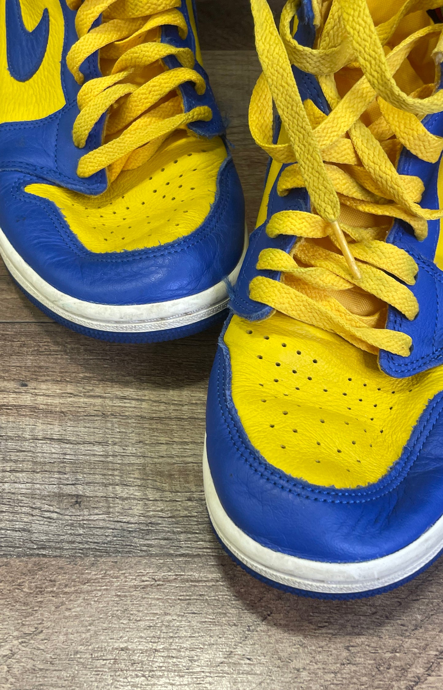 Nike Air Jordan 1 Retro High OG Reverse Laney Women's Size 8.5 COA