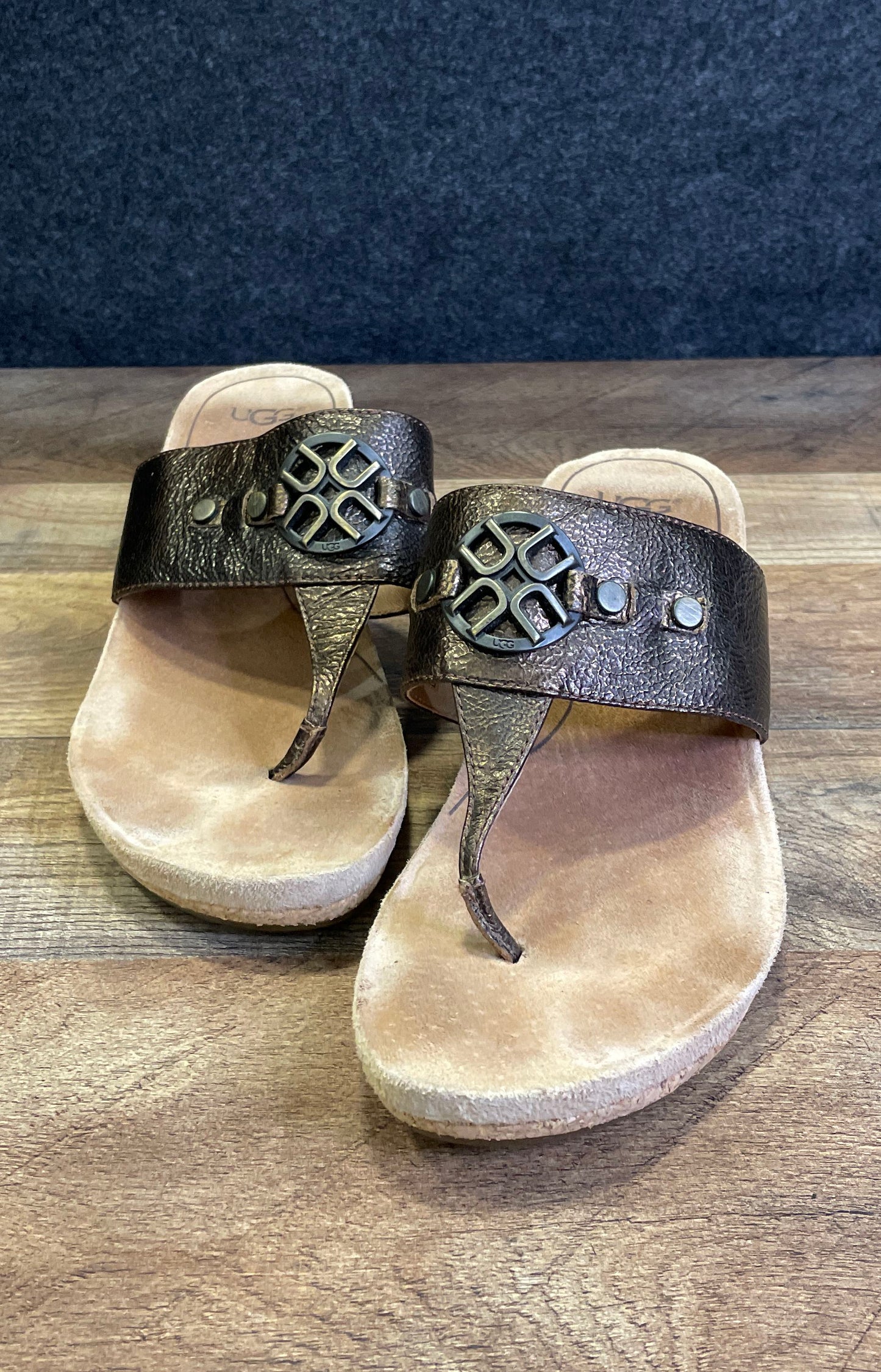 UGG Tawnie Bronze Metallic Leather Cork Wedge Thong Sandals Women's Size 8.5
