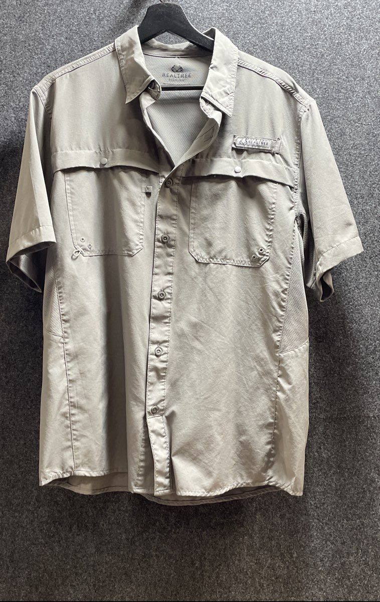 Realtree Fishing Men's Short Sleeve Button Up Shirt Gargoyle Gray Size M TS10208