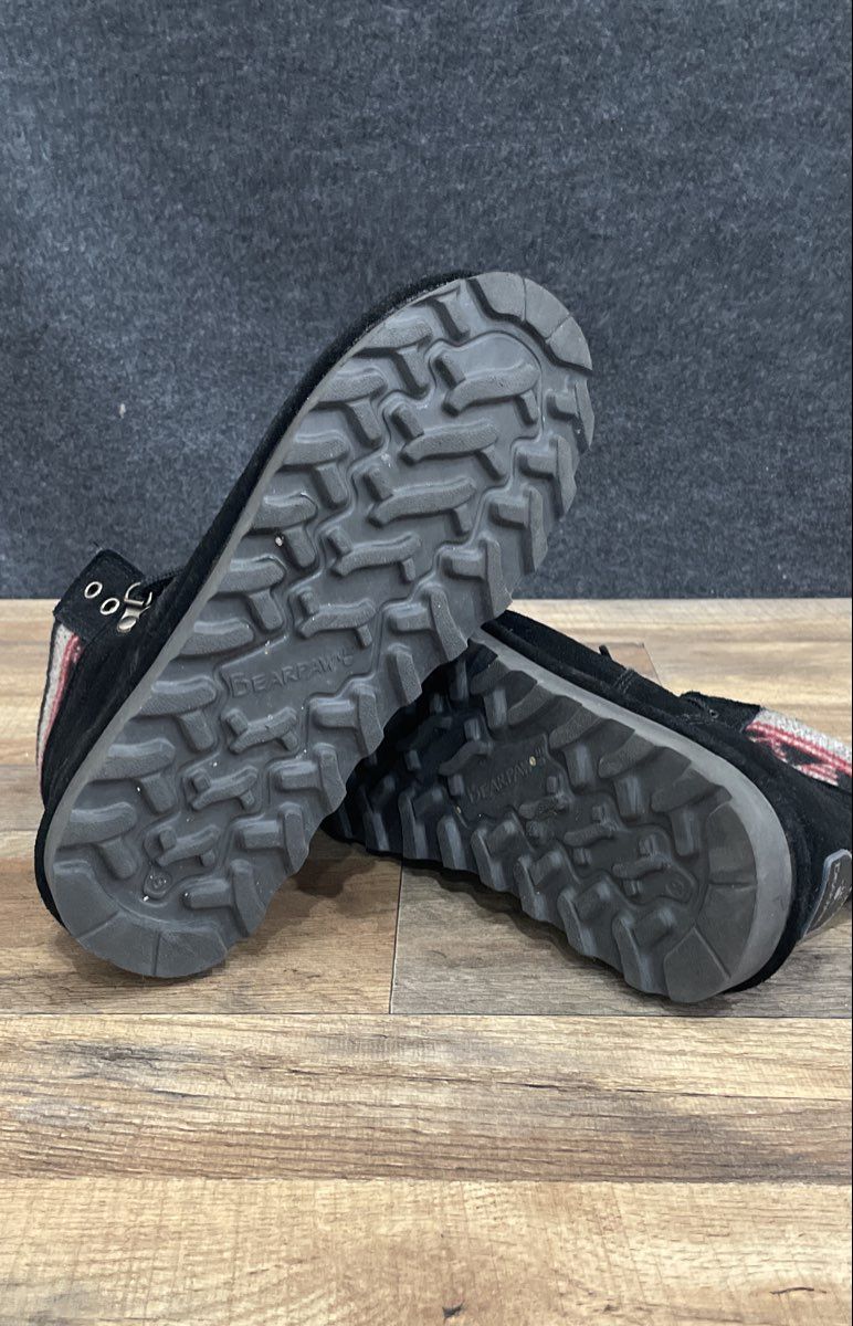 Bearpaw Women's Black Suede Hiker Lace Up Winter Boots Patterned Size 9