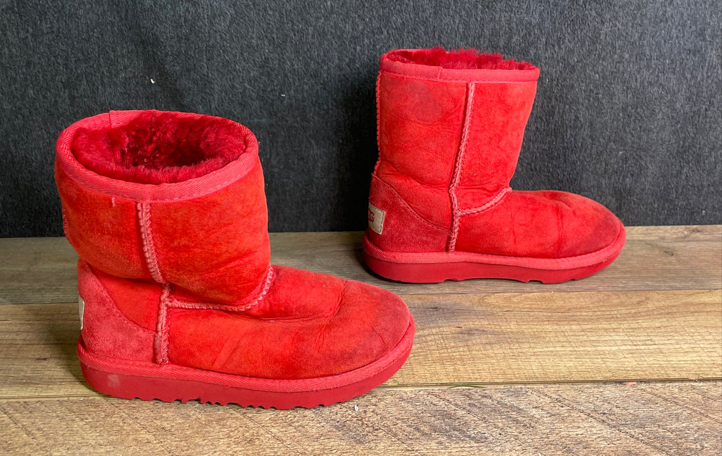 UGG Classic Short II Red Kids Suede Sheepskin Boots Size 10