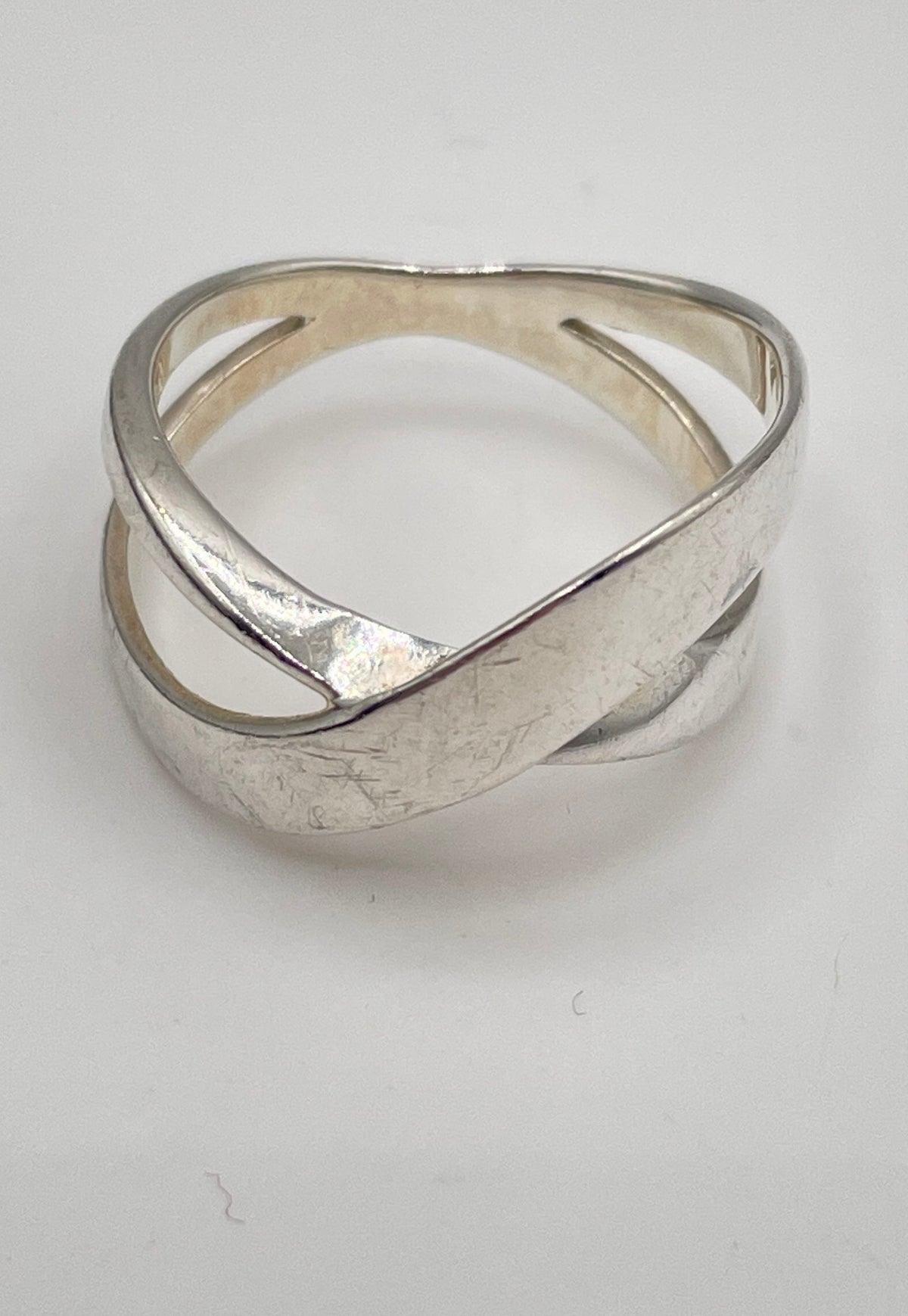 925 Sterling Silver Crossover Ring 3.7g