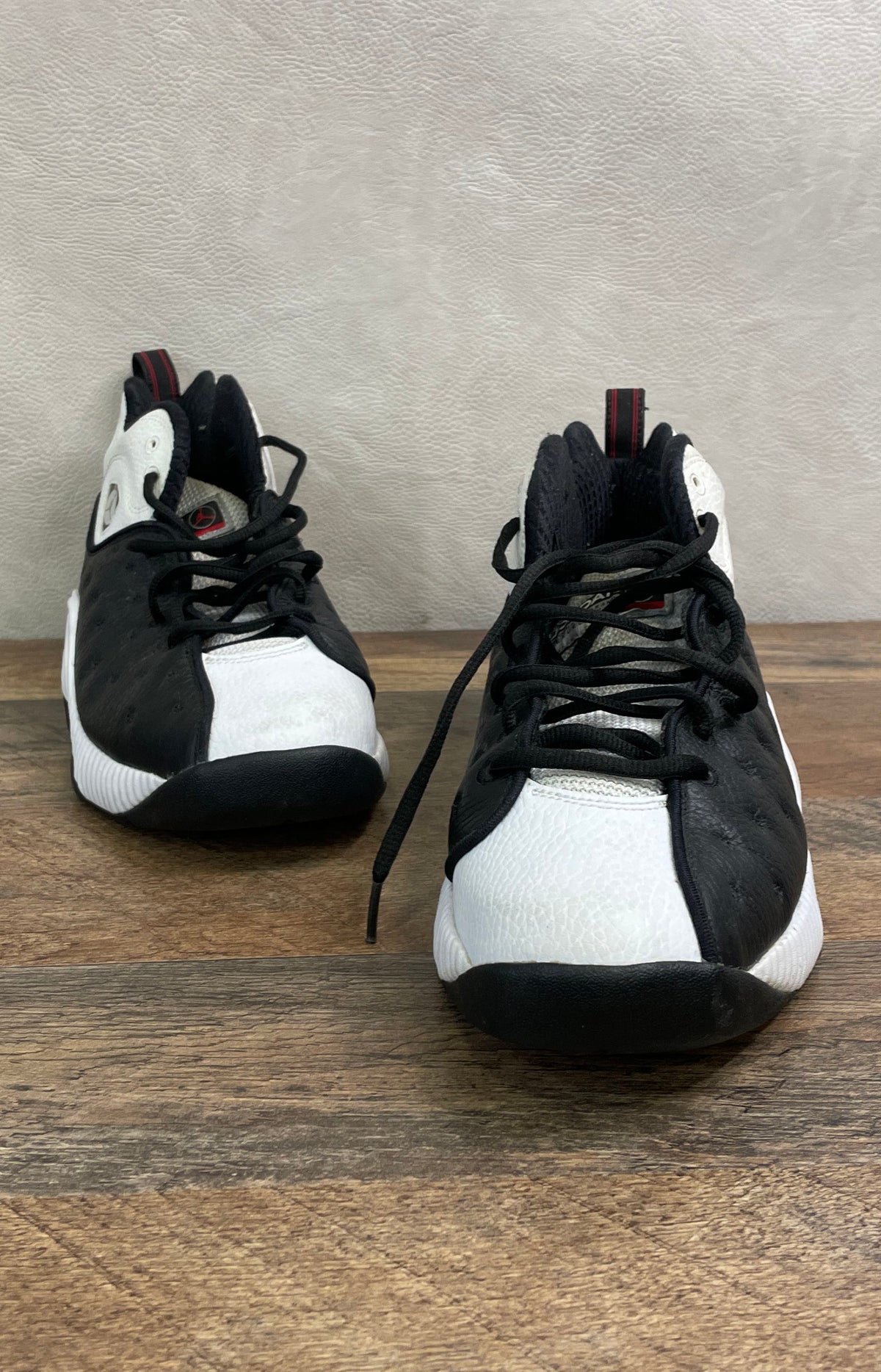Jordan Jumpman Team 2 White Black Varsity Red Basketball Shoes Size 8.5