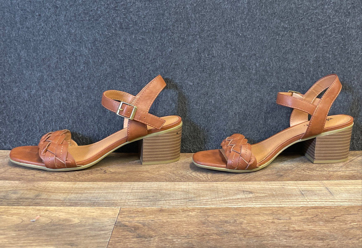 White Mountain Lyons Brown Braided Block Heel Ankle Strap Sandals Size 8.5