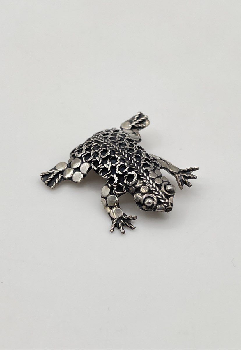 Low Grade Silver (Ag 82.01) Granulated Filigree Frog Brooch Pin 3.6g