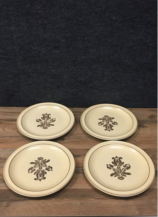 Lot of 4 Pfaltzgraff Village Brown Dinner Plates