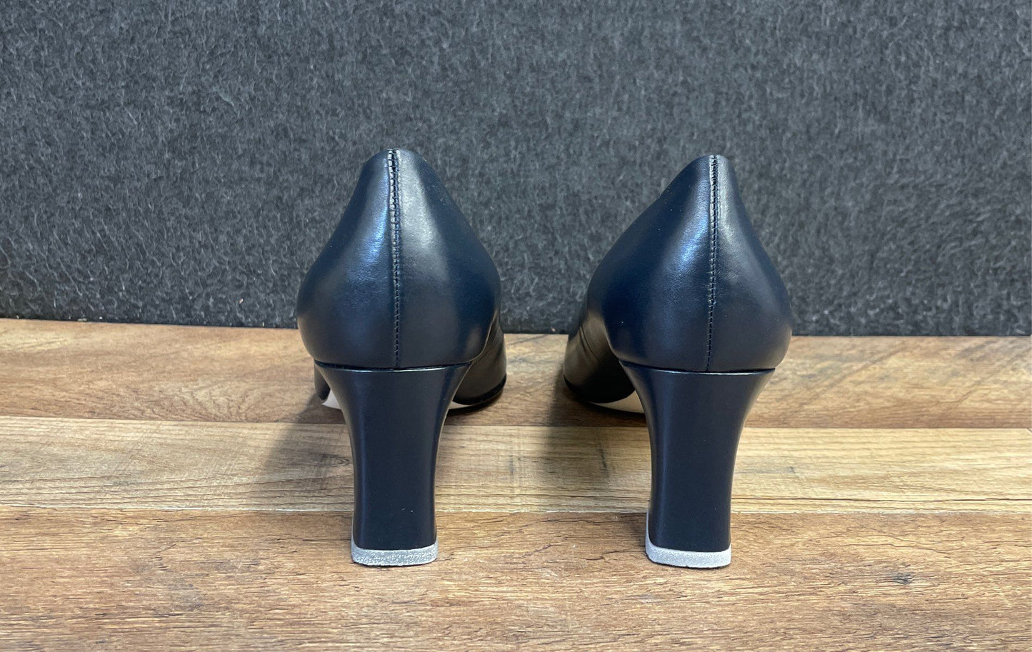 G.H. Bass & Co Elsie Navy Leather Block Heel Pumps Women's Size 8 NWB