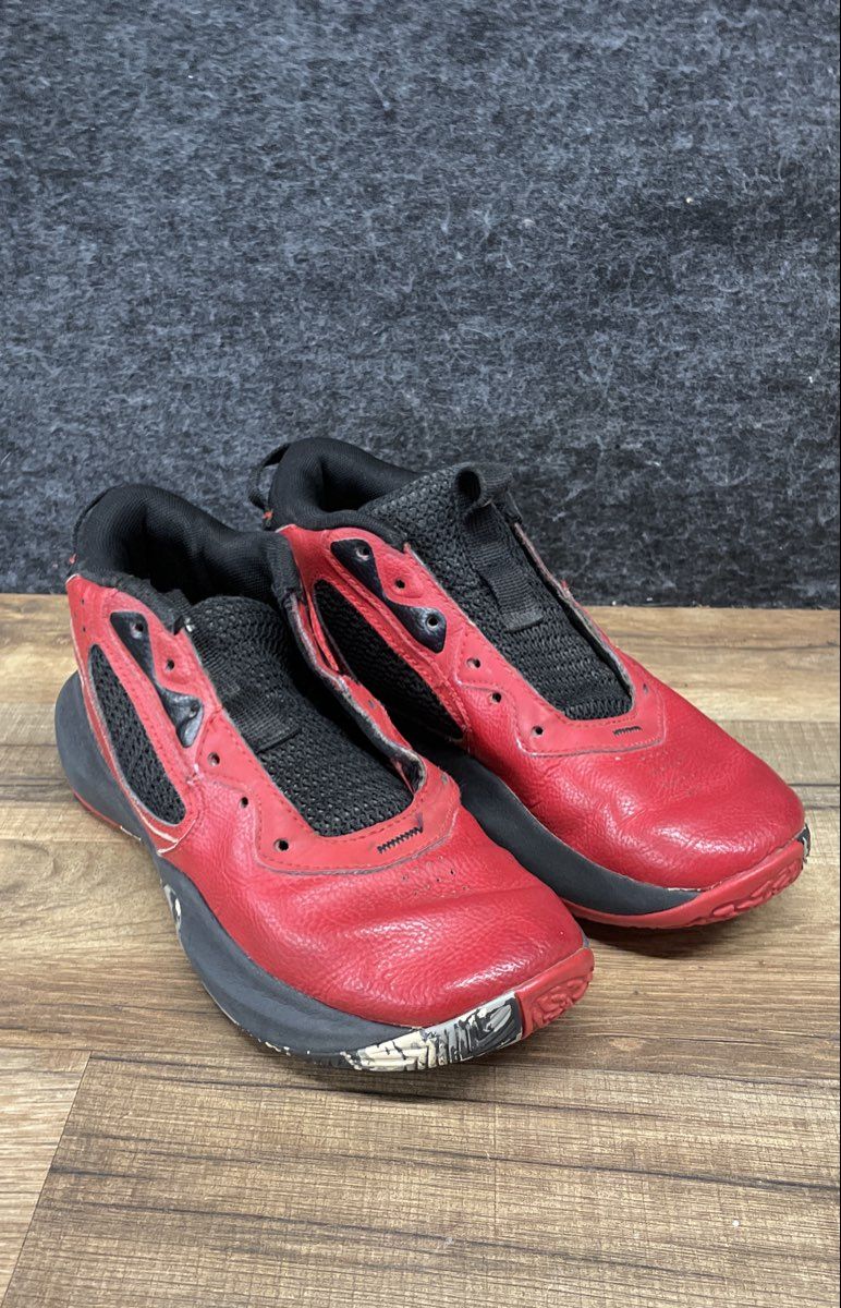 Under Armour Lockdown 6 Red Black Basketball Shoes Size 4.5Y