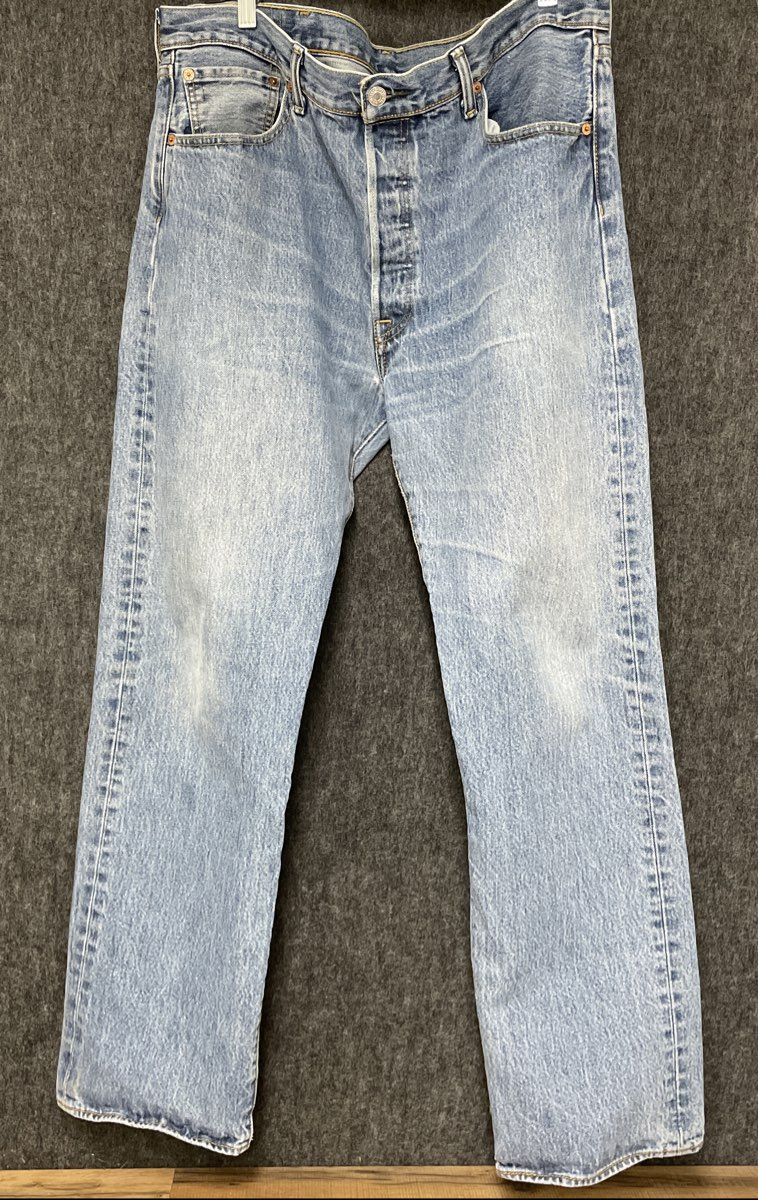Levi's Men's 501 Original Fit Light Wash Denim Jeans Sz 38x32 Set of 2