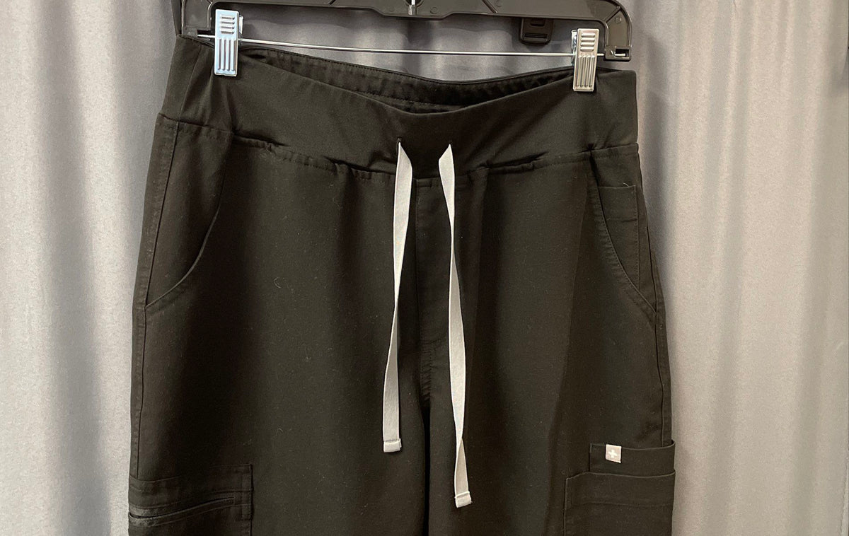 Figs Women's Technical Collection Scrub Pants Black Cargo Sz L