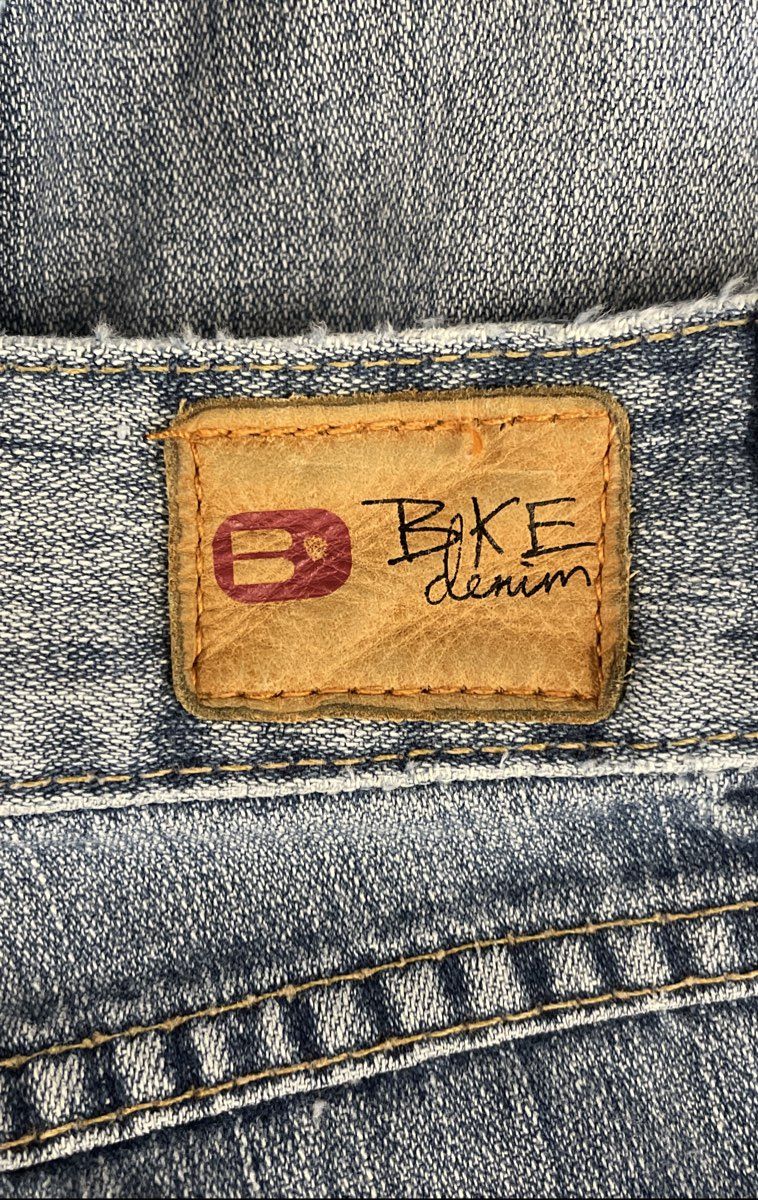 BKE Women's Culture Bootcut Jeans Light Wash Distressed Embroidered Sz 28x33.5