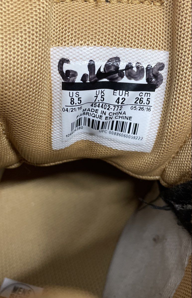 Nike Air Nevist 6 ACG Hay Beige Mid Top Sneakers Boots Men's Size 8.5