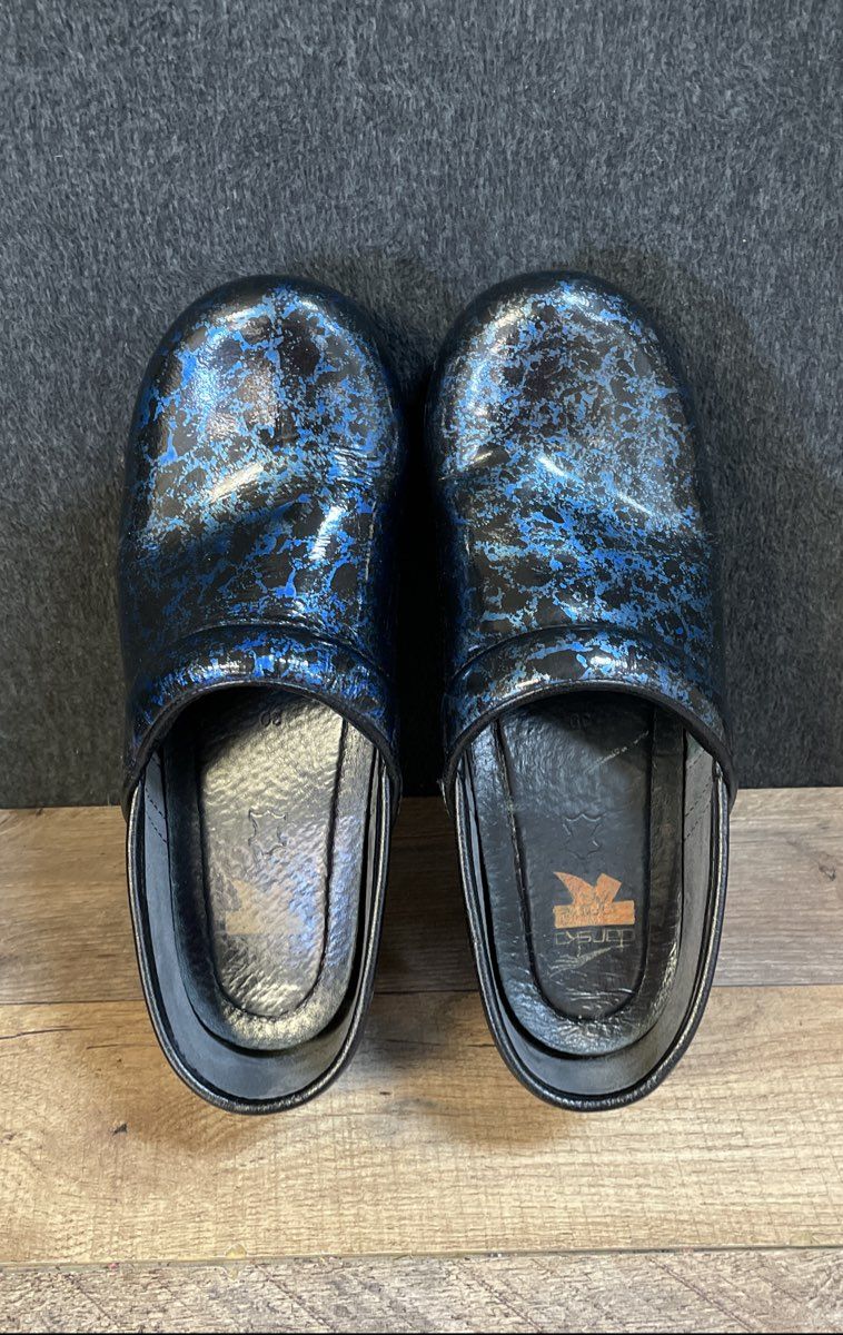 Dansko Professional Blue Black Crackle Patent Leather Clogs Women's Size 39
