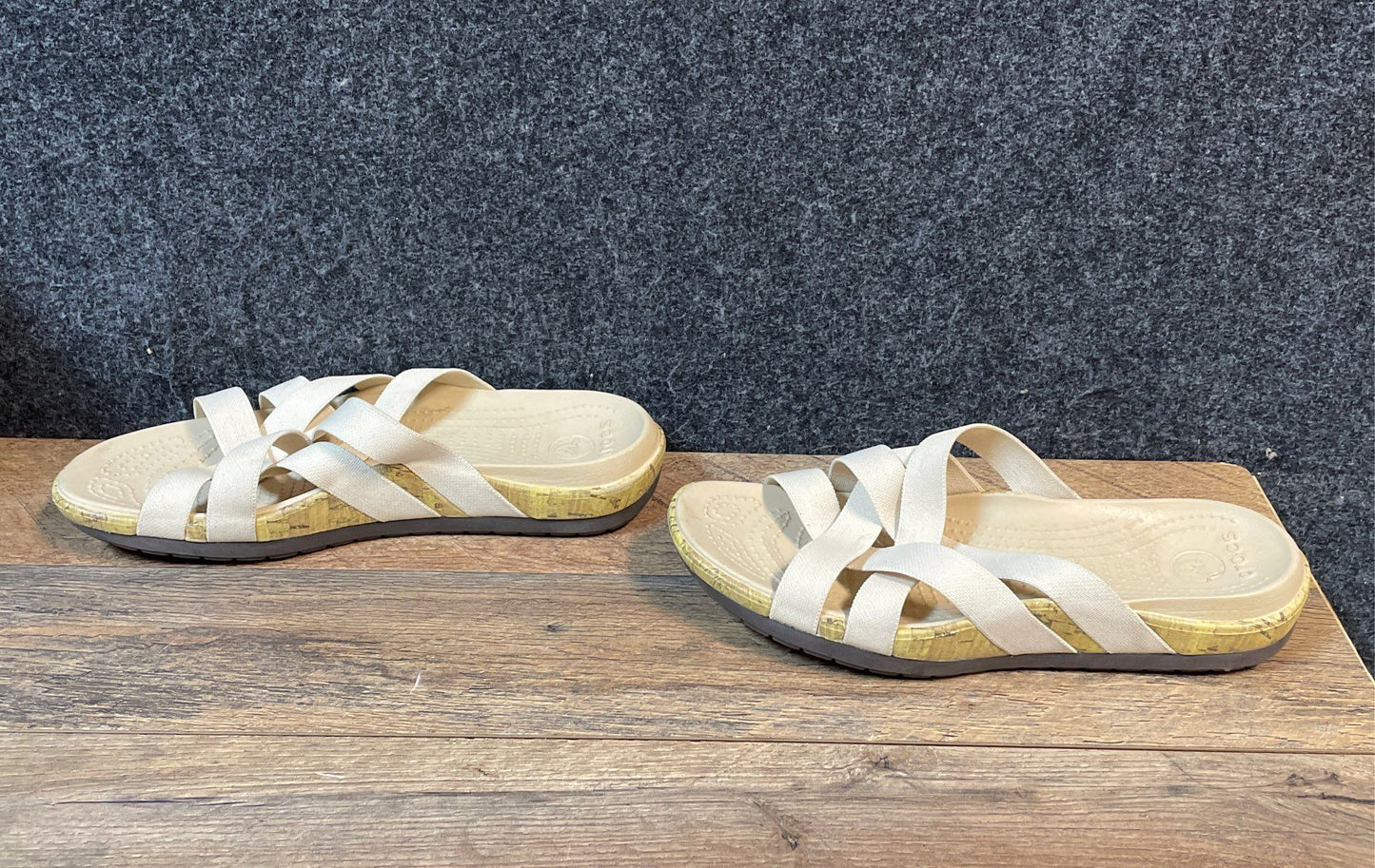 Crocs Kelli Strappy Sandal Oatmeal Tan Cork Print Women's Size 9
