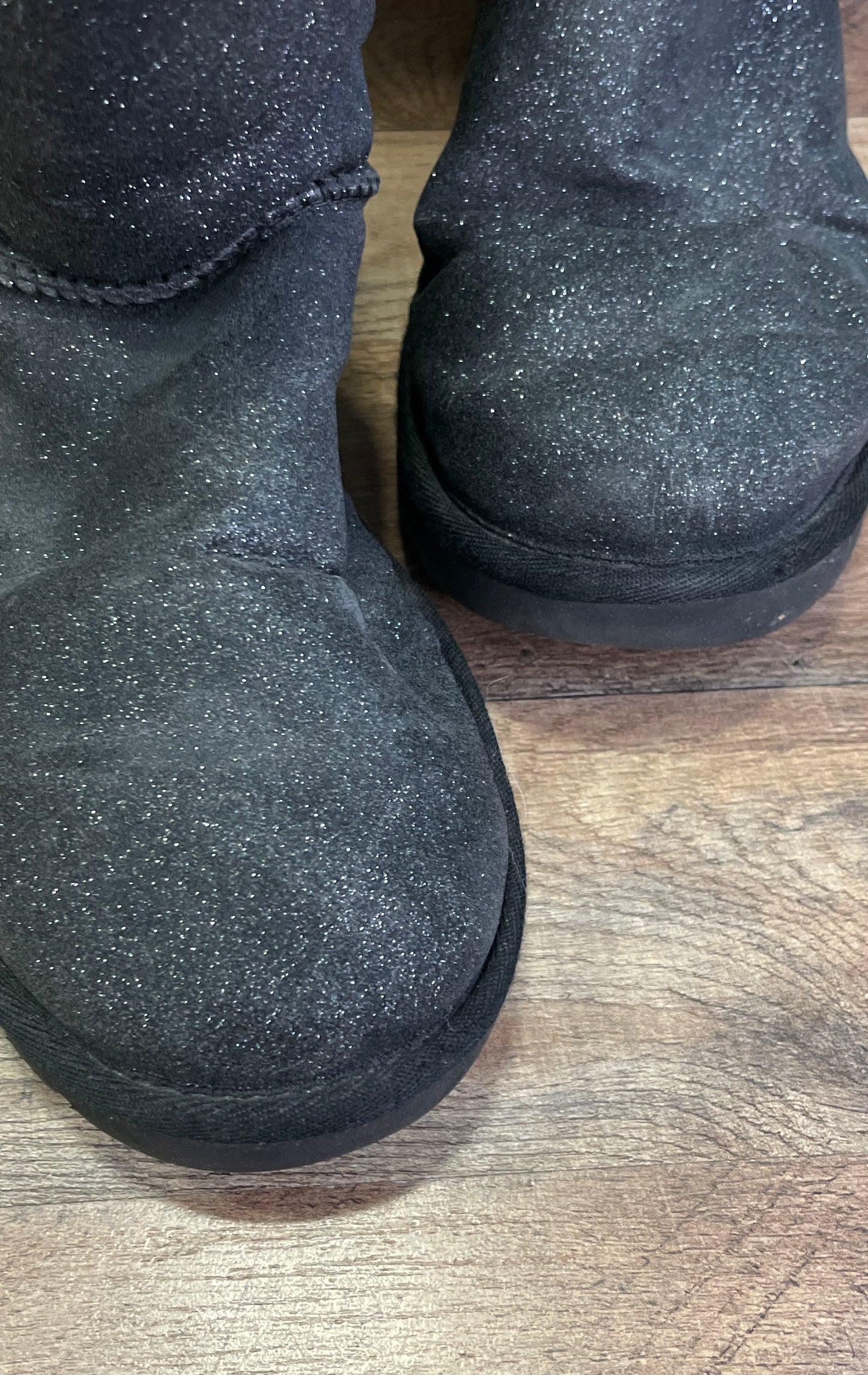 UGG Classic Mini Bailey Bow Black Sparkle Glitter Boots Women's Size 8